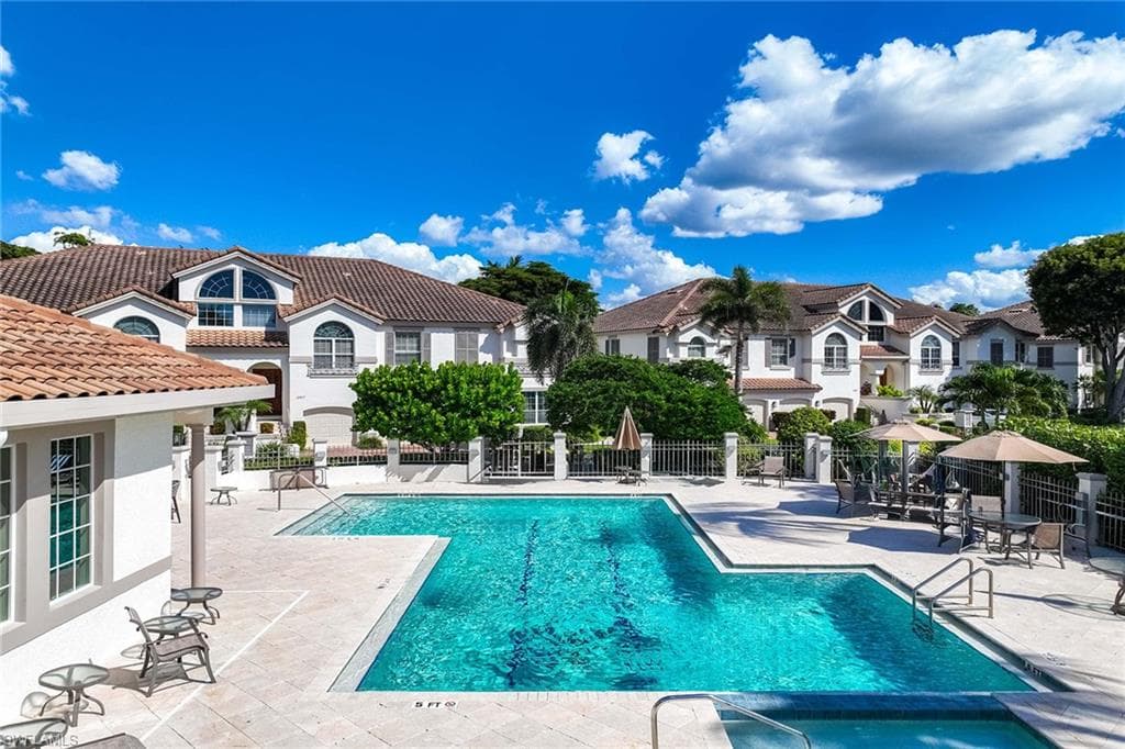 265 Colonade Cir 2703, Naples, FL 34103-40