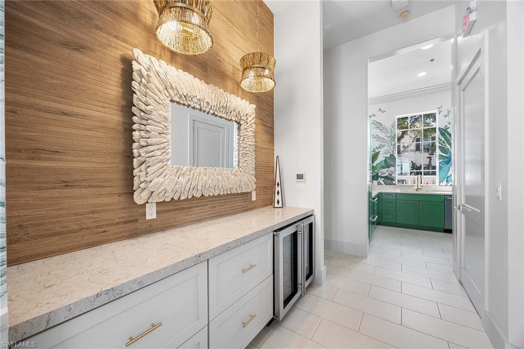 265 Colonade Cir 2703, Naples, FL 34103-46