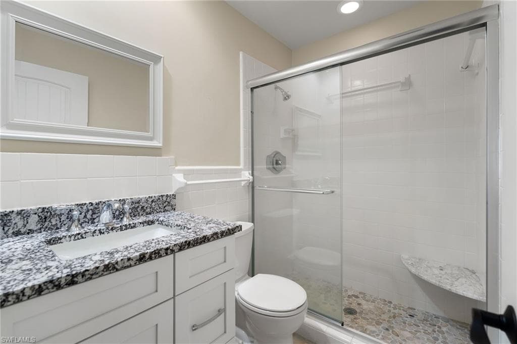 310 14th Ave S 310b, Naples, FL 34102-8