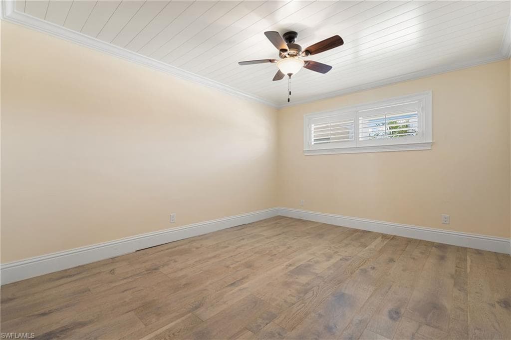 310 14th Ave S 310b, Naples, FL 34102-9