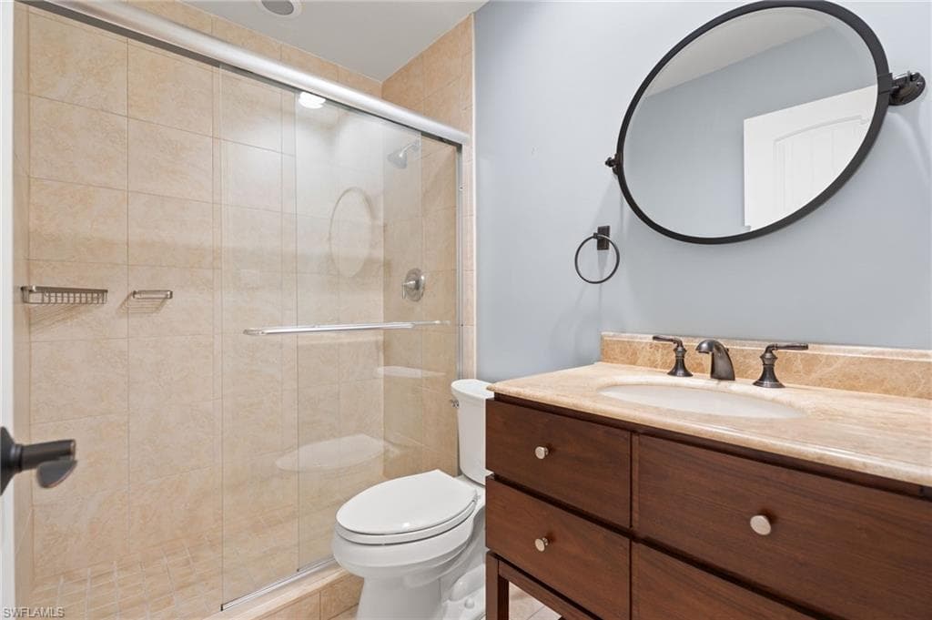 310 14th Ave S 310b, Naples, FL 34102-10