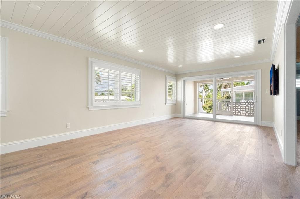 310 14th Ave S 310b, Naples, FL 34102-2