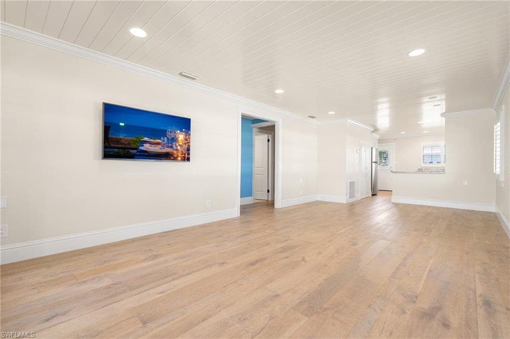 310 14th Ave S 310b, Naples, FL 34102-3