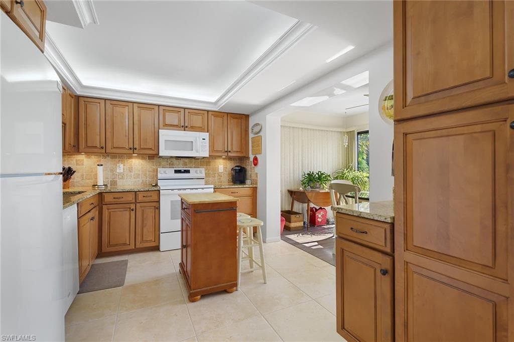 117 Bob O Link Way 17a, Naples, FL 34105-7