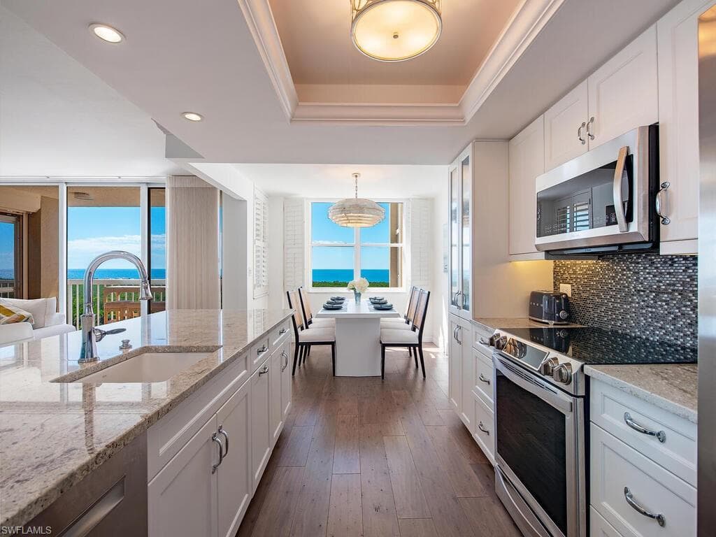 6585 Nicholas Blvd 1102, Naples, FL 34108-4