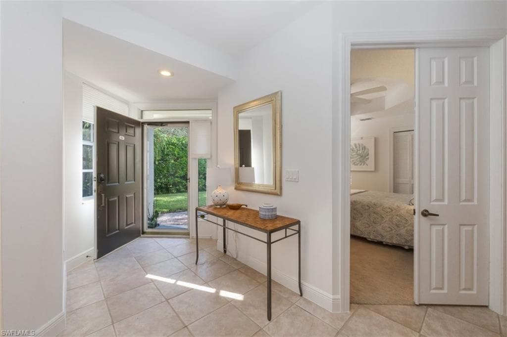 515 Laguna Royale Blvd 102, Naples, FL 34119-8