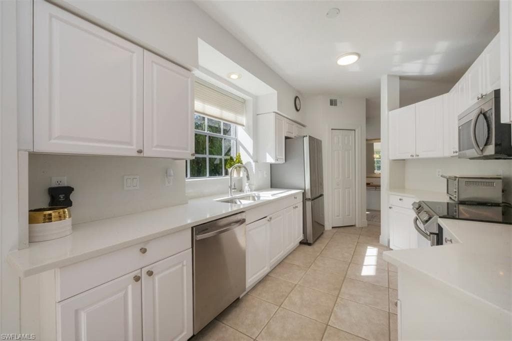 515 Laguna Royale Blvd 102, Naples, FL 34119-12