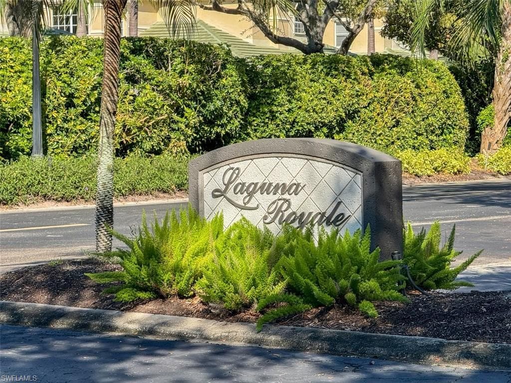 515 Laguna Royale Blvd 102, Naples, FL 34119-4