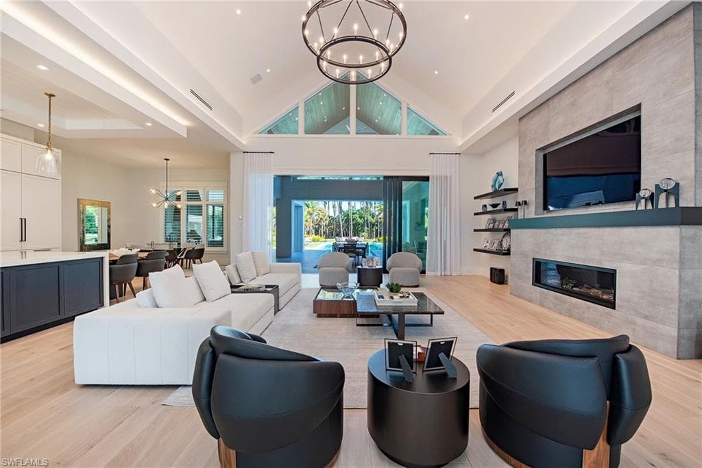 2191 Coach House Ln, Naples, FL 34105-9