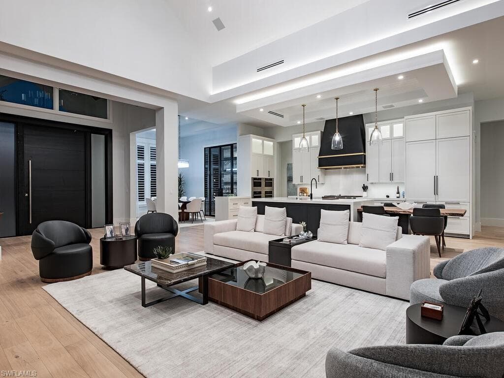 2191 Coach House Ln, Naples, FL 34105-10