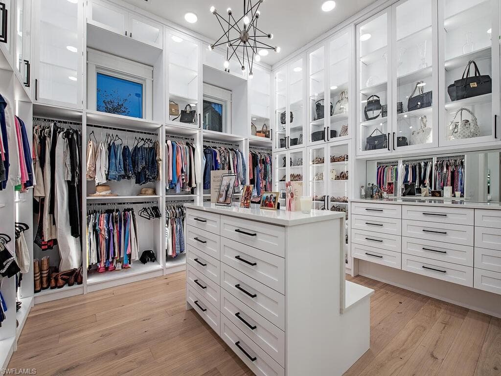 2191 Coach House Ln, Naples, FL 34105-23