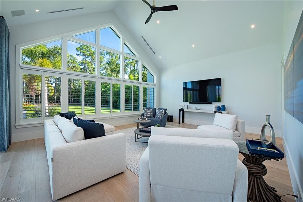 2191 Coach House Ln, Naples, FL 34105-24