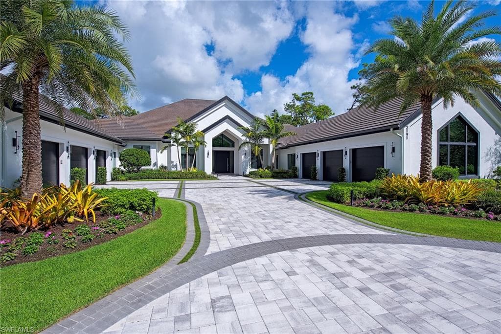 2191 Coach House Ln, Naples, FL 34105-1