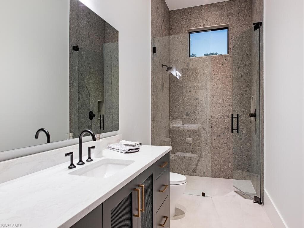 2191 Coach House Ln, Naples, FL 34105-29