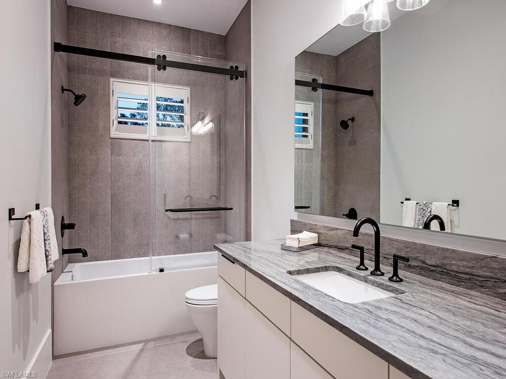 2191 Coach House Ln, Naples, FL 34105-33