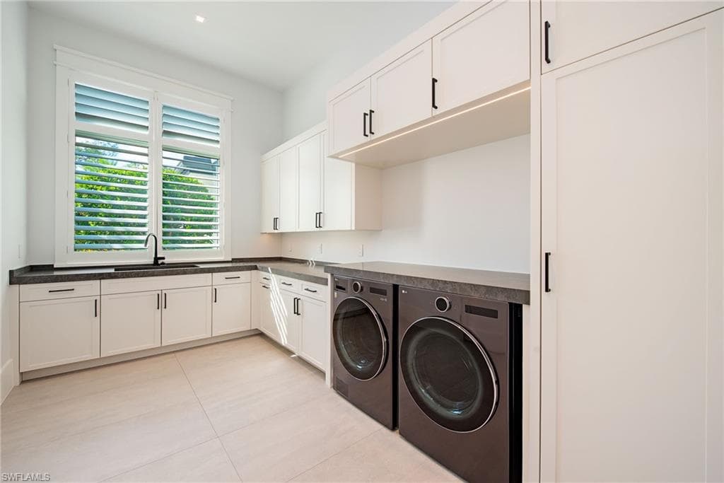 2191 Coach House Ln, Naples, FL 34105-36