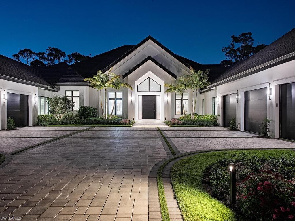 2191 Coach House Ln, Naples, FL 34105-2