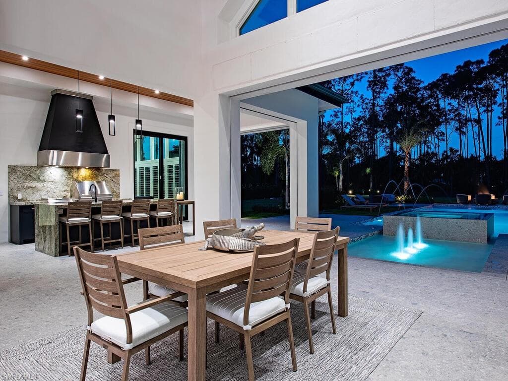 2191 Coach House Ln, Naples, FL 34105-40