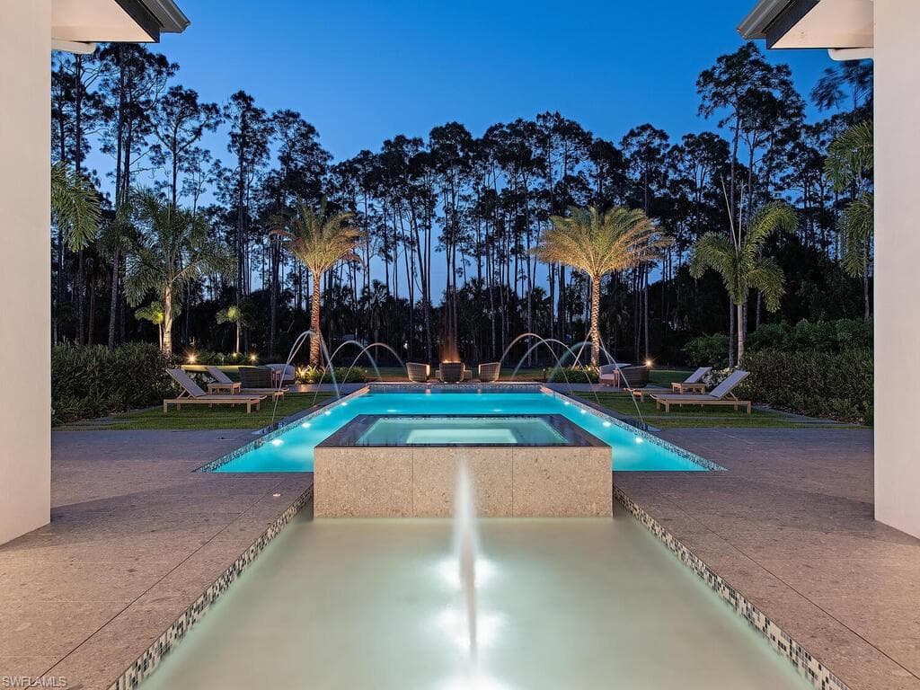 2191 Coach House Ln, Naples, FL 34105-41