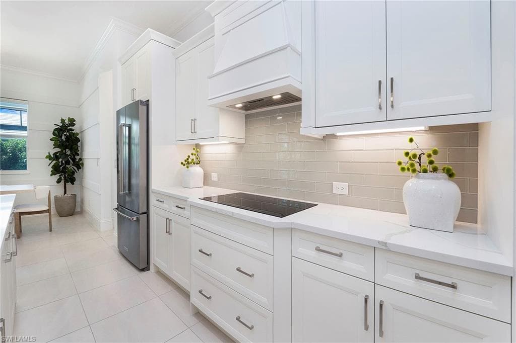 14391 Laguna Springs Ln, Naples, FL 34114-9