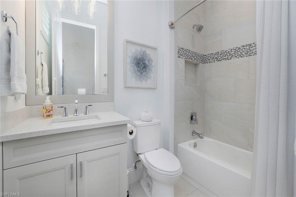 14391 Laguna Springs Ln, Naples, FL 34114-19