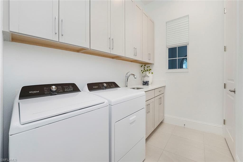 14391 Laguna Springs Ln, Naples, FL 34114-23