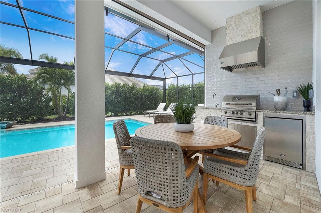 14391 Laguna Springs Ln, Naples, FL 34114-26