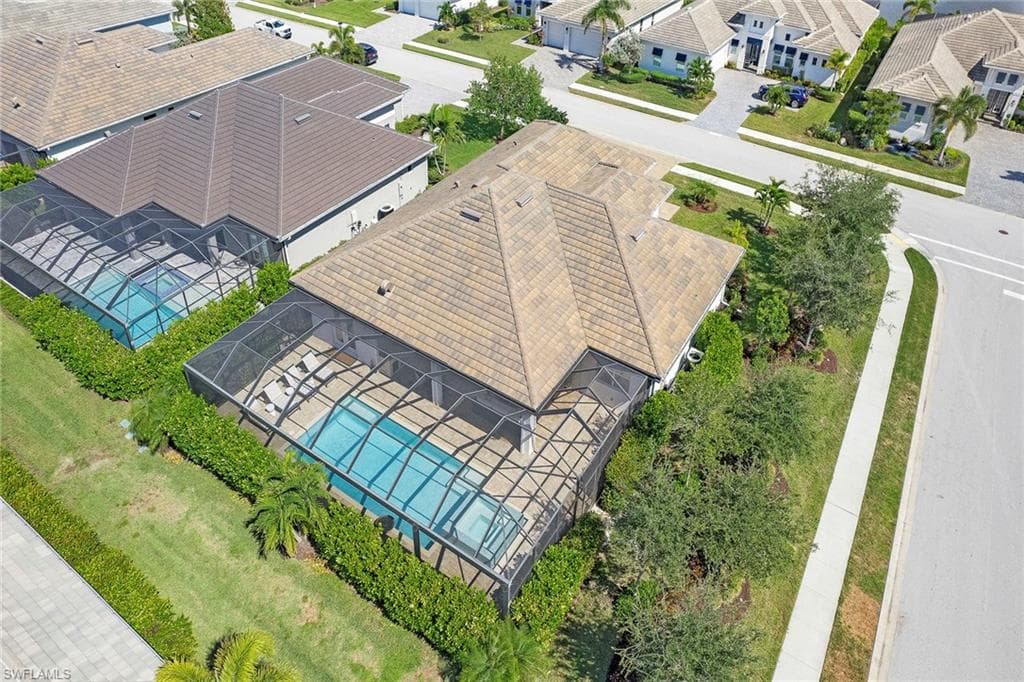 14391 Laguna Springs Ln, Naples, FL 34114-36