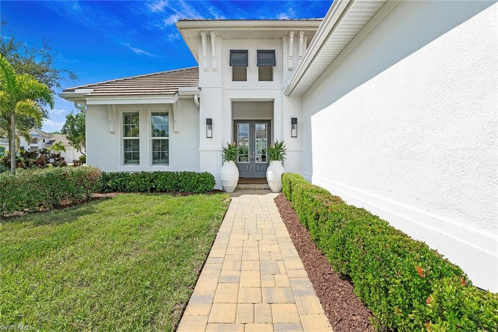 14391 Laguna Springs Ln, Naples, FL 34114-2