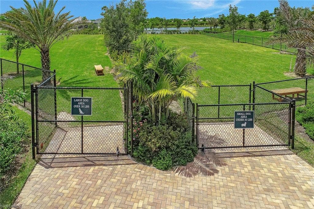 14391 Laguna Springs Ln, Naples, FL 34114-38