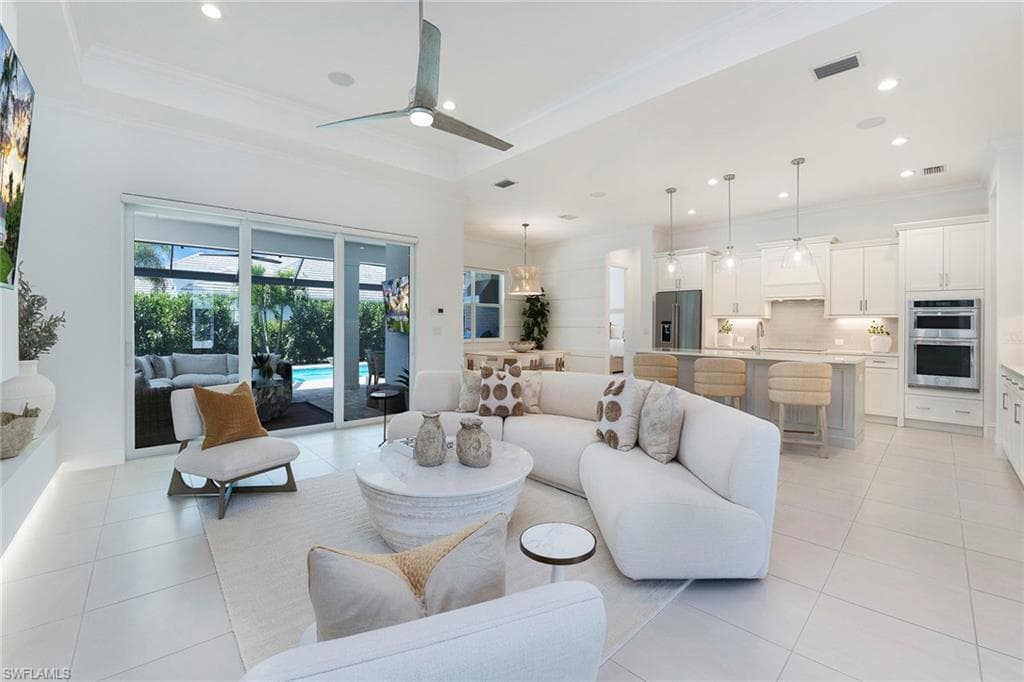 14391 Laguna Springs Ln, Naples, FL 34114-4