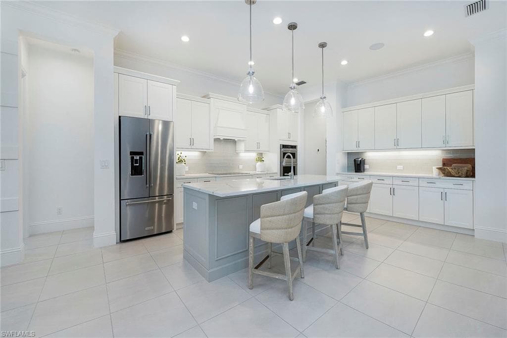 14391 Laguna Springs Ln, Naples, FL 34114-7