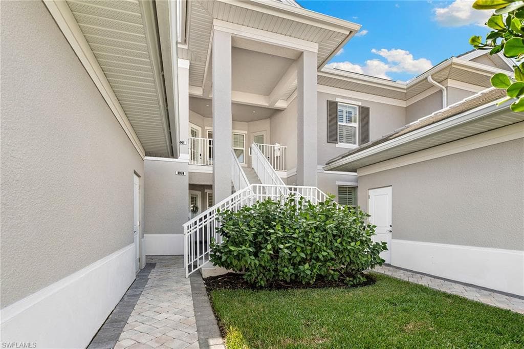 238 Indies Dr E 201, Naples, FL 34114-24