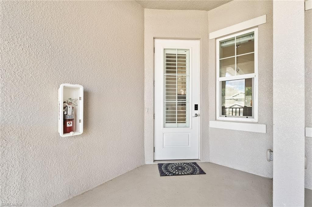 238 Indies Dr E 201, Naples, FL 34114-26