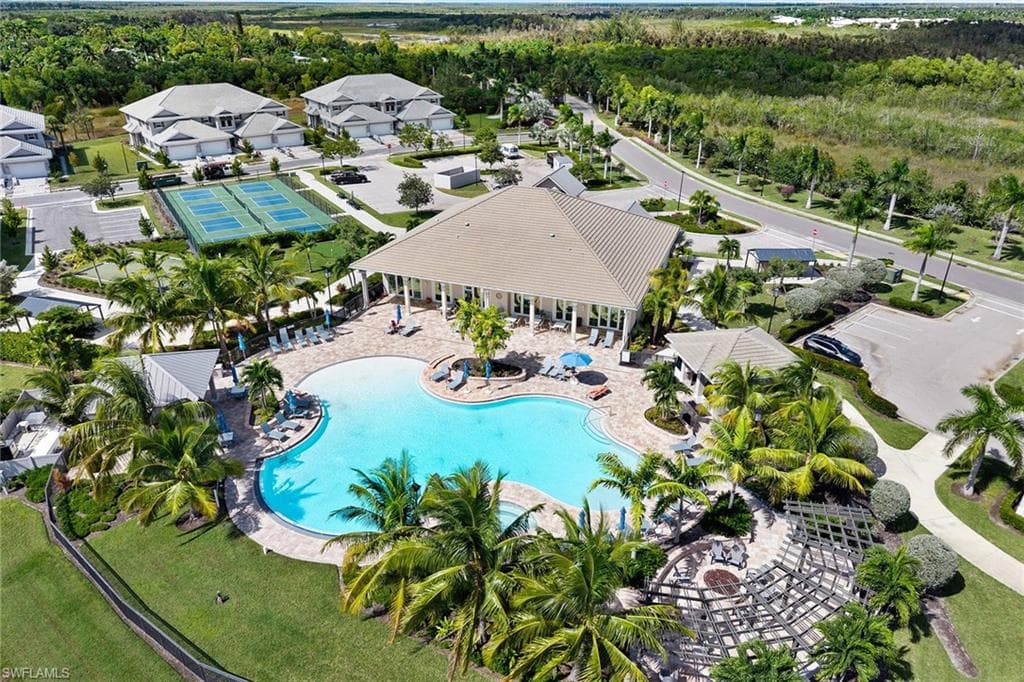 238 Indies Dr E 201, Naples, FL 34114-32