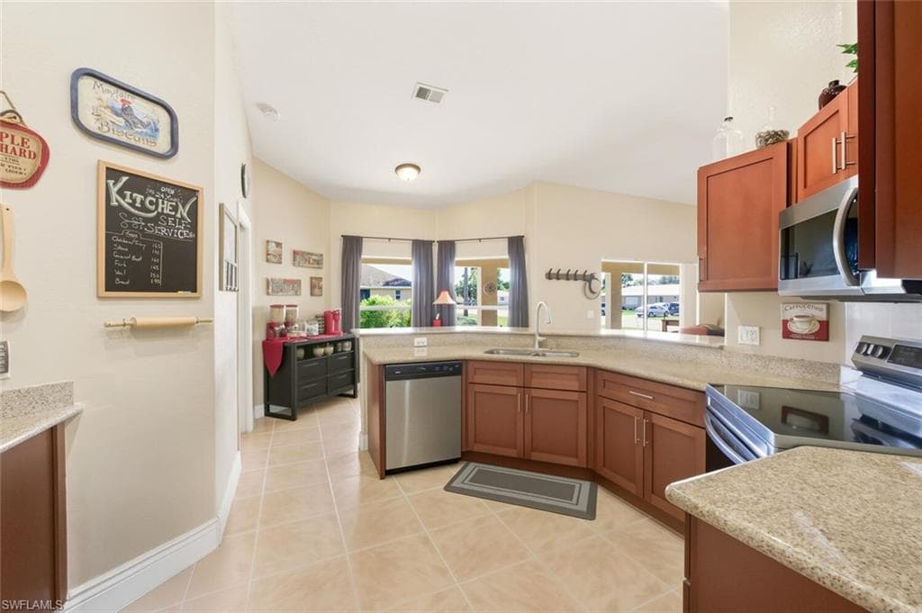 18447 Camellia Rd, Fort Myers, FL 33967-15