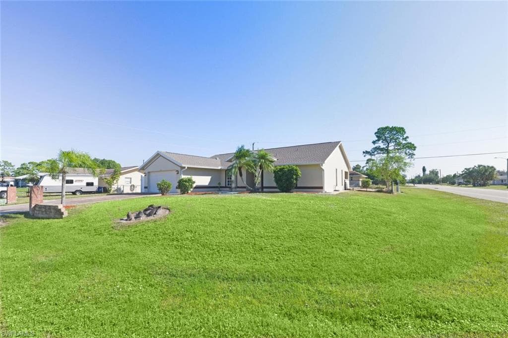 18447 Camellia Rd, Fort Myers, FL 33967-2