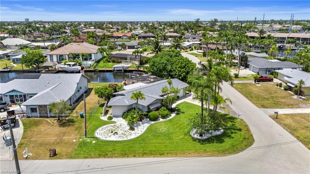 4902 Seville Ct, Cape Coral, FL 33904-9