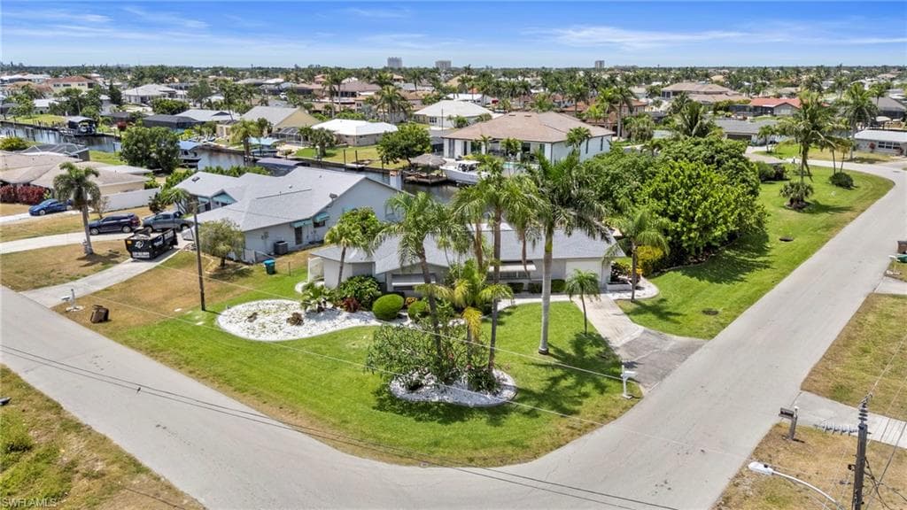 4902 Seville Ct, Cape Coral, FL 33904-5