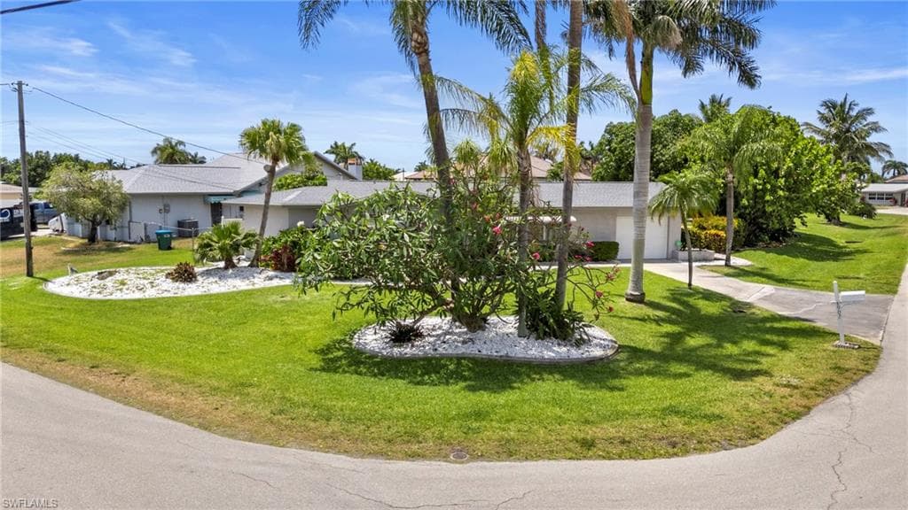 4902 Seville Ct, Cape Coral, FL 33904-7