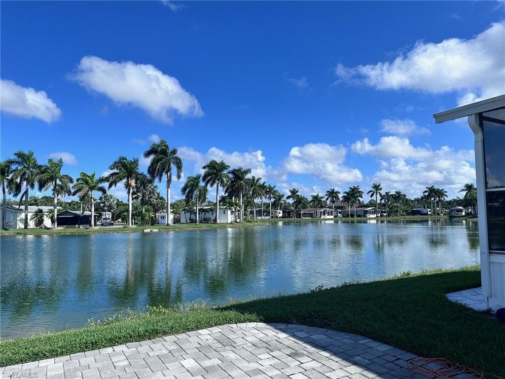 1154 Silver Lakes Blvd, Naples, FL 34114-2