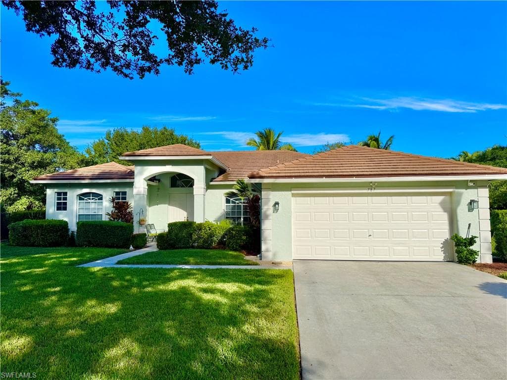 787 Waterloo Ct, Naples, FL 34120-1