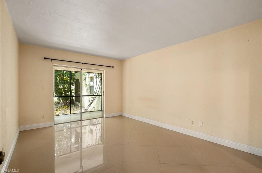 4300 Gulfstream Dr 1b, Naples, FL 34112-8