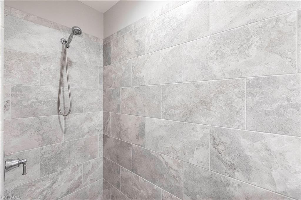 2319 Sawyers Hill Rd 703, Naples, FL 34120-22