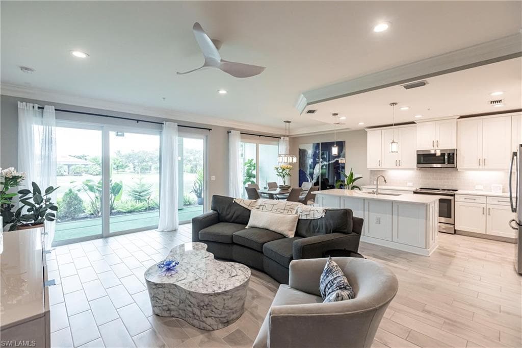 2319 Sawyers Hill Rd 703, Naples, FL 34120-4