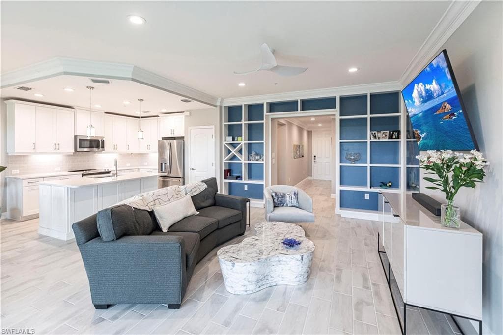 2319 Sawyers Hill Rd 703, Naples, FL 34120-5