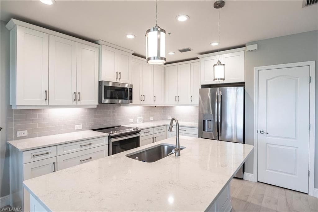 2319 Sawyers Hill Rd 703, Naples, FL 34120-6