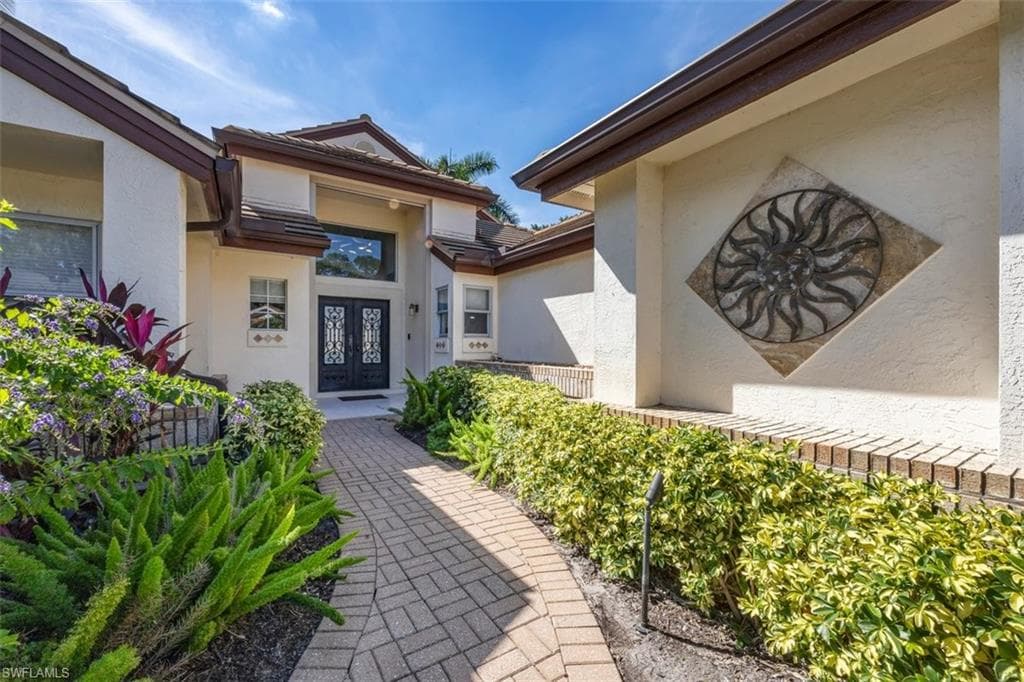 550 Cormorant Cv, Naples, FL 34113-2