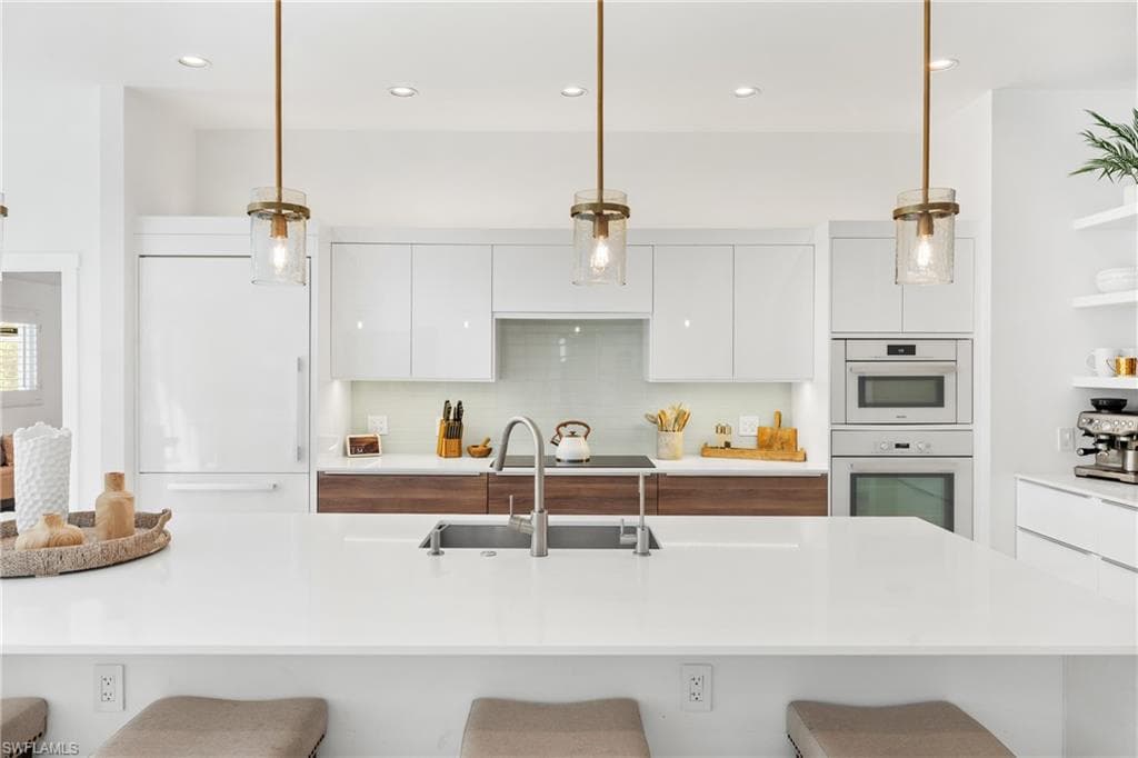 516 Neapolitan Ln, Naples, FL 34103-8