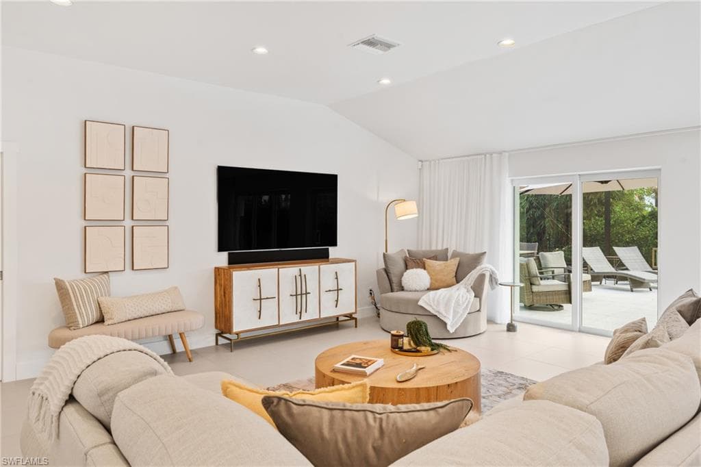 516 Neapolitan Ln, Naples, FL 34103-13